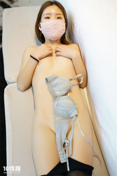 乔大帝又被玩坏了!《权力游戏》演员抱狗图被恶搞‘即时比分赛事分析’(图3) 足球比分直播网